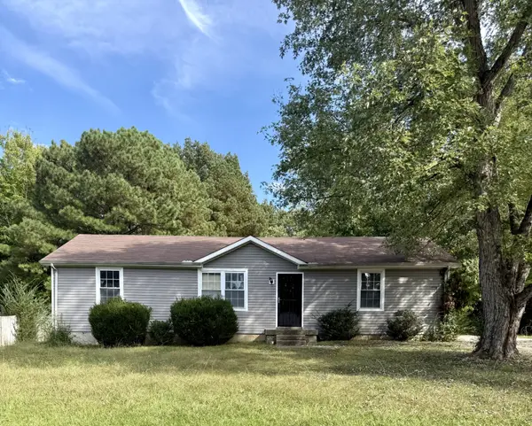 535 Roselawn Dr, Clarksville, TN 37042