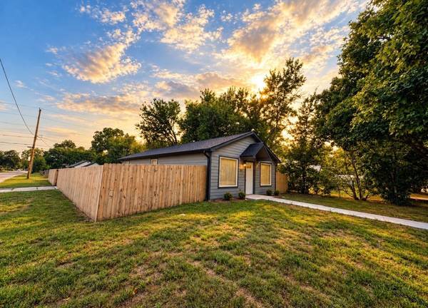 1927 E Looman, Wichita, KS 67219