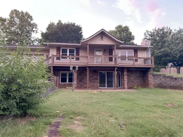 623 E Woodland ST, Republic, MO 65738