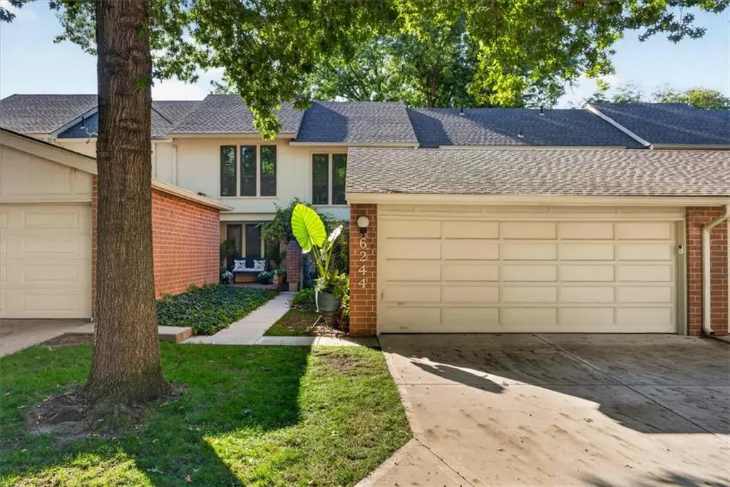 6244 Ash ST, Mission, KS 66205