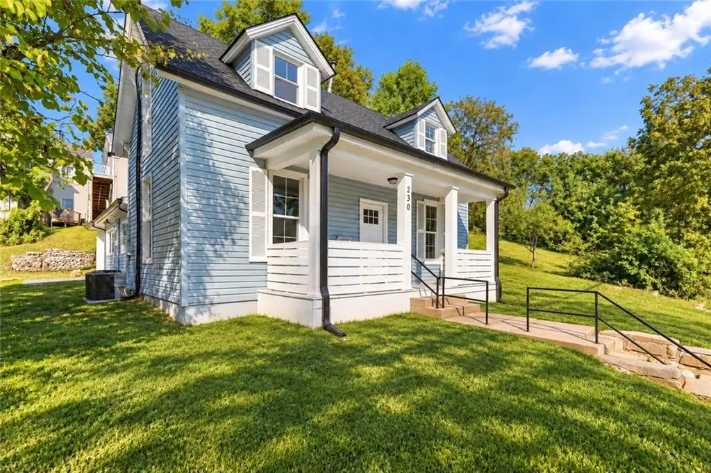 230 N Missouri ST, Liberty, MO 64068