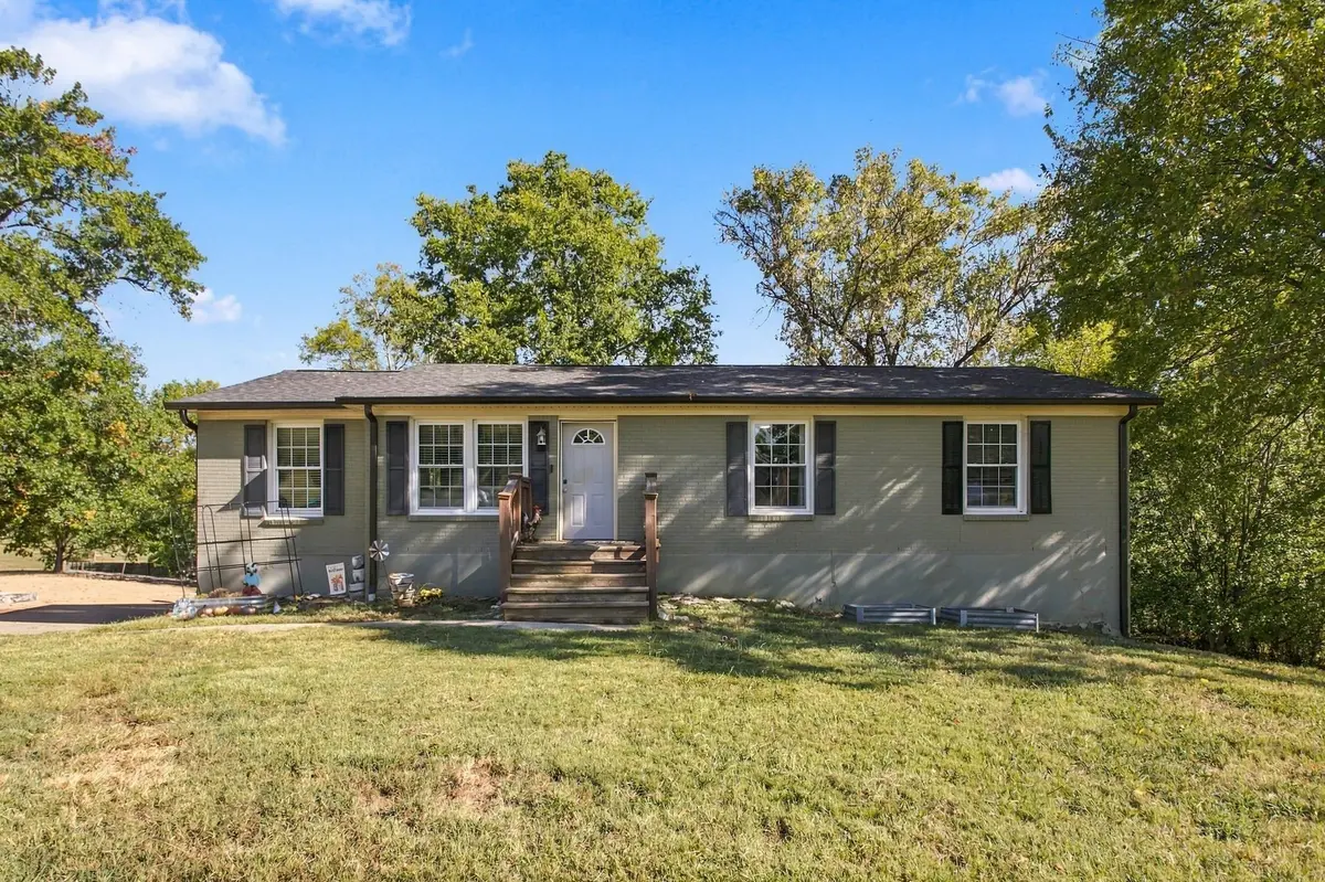 1570 White Dr, Lewisburg, TN 37091