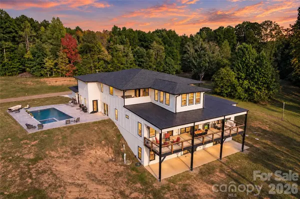 4987 Wildlife LN, Sherrills Ford, NC 28673