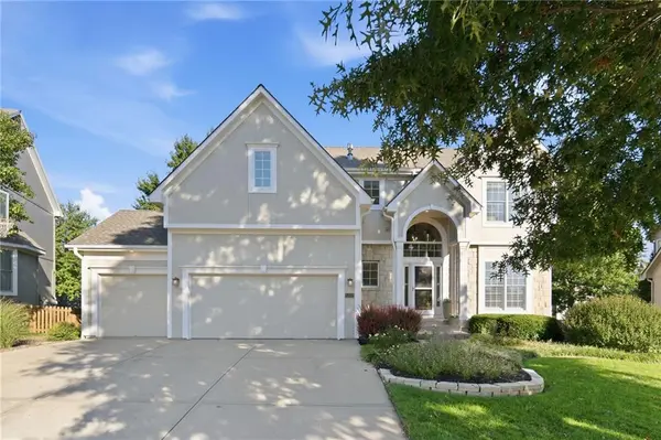 5320 W 160 ST, Overland Park, KS 66085