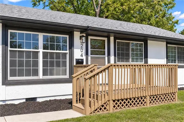 204 Pacific DR, Belton, MO 64012