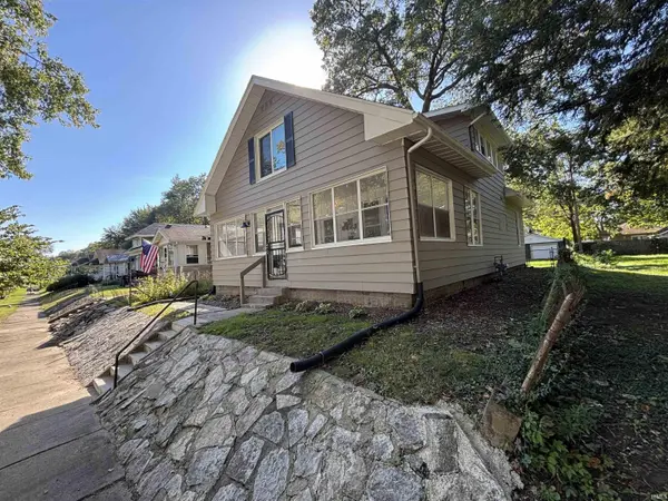 1321 N Brookfield ST, South Bend, IN 46628-3075