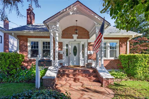 69 Robert ST, Patchogue, NY 11772