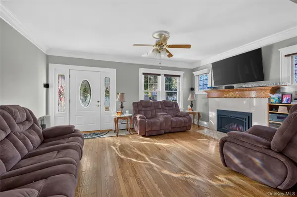 69 Robert ST, Patchogue, NY 11772