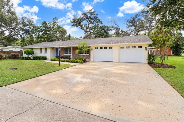 12108 N 53RD ST, Temple Terrace, FL 33617