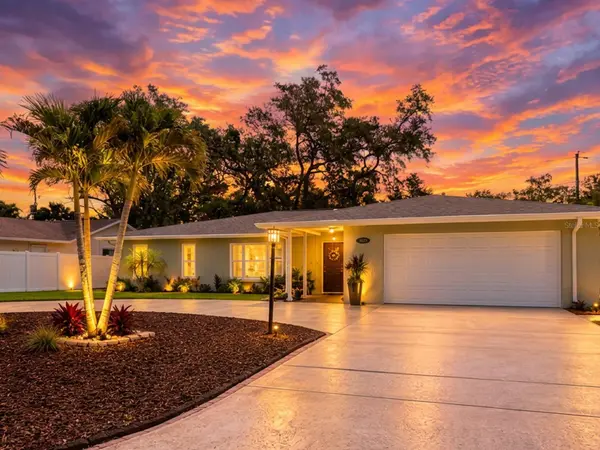 855 FOUNTAINHEAD DR, Largo, FL 33770