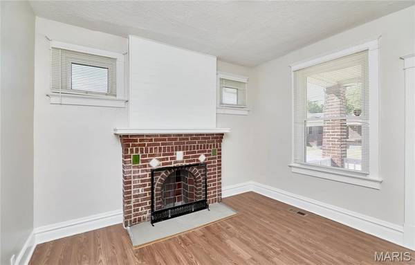 1224 Griefield PL, St Louis, MO 63133