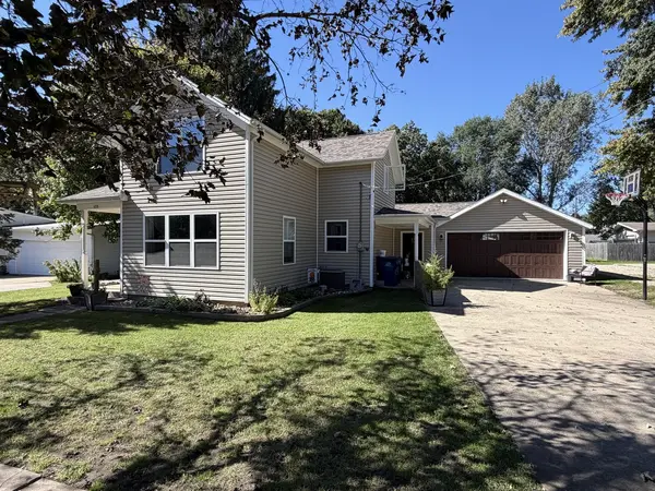 633 S Main ST, Sheffield, IL 61361