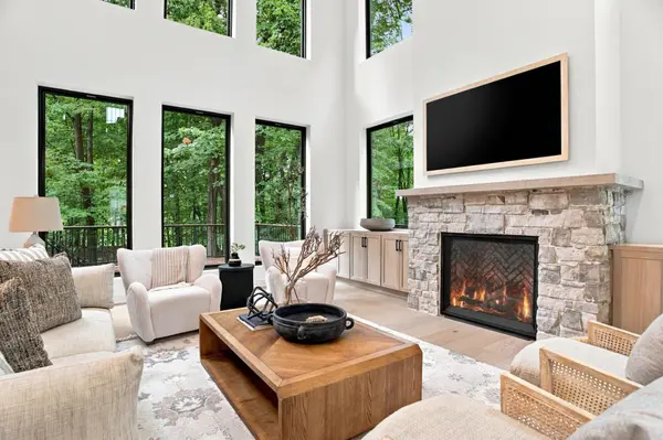 1426 Holdridge CIR, Wayzata, MN 55391