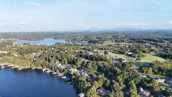 402 Shawnee Place, Loudon, TN 37774