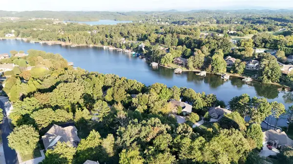 402 Shawnee Place, Loudon, TN 37774