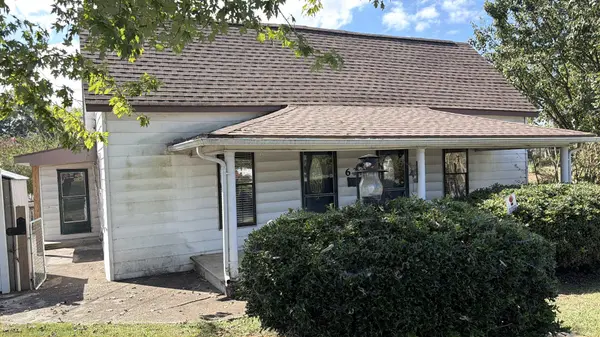 639 6th St, Newport, TN 37821