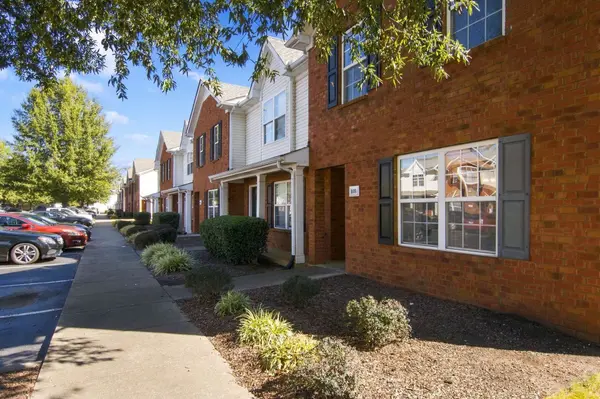 1008 Sitting Bull Xing, Murfreesboro, TN 37128