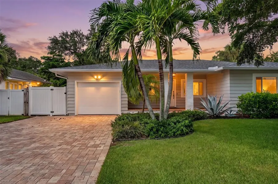 1965 HIBISCUS ST, Sarasota, FL 34239