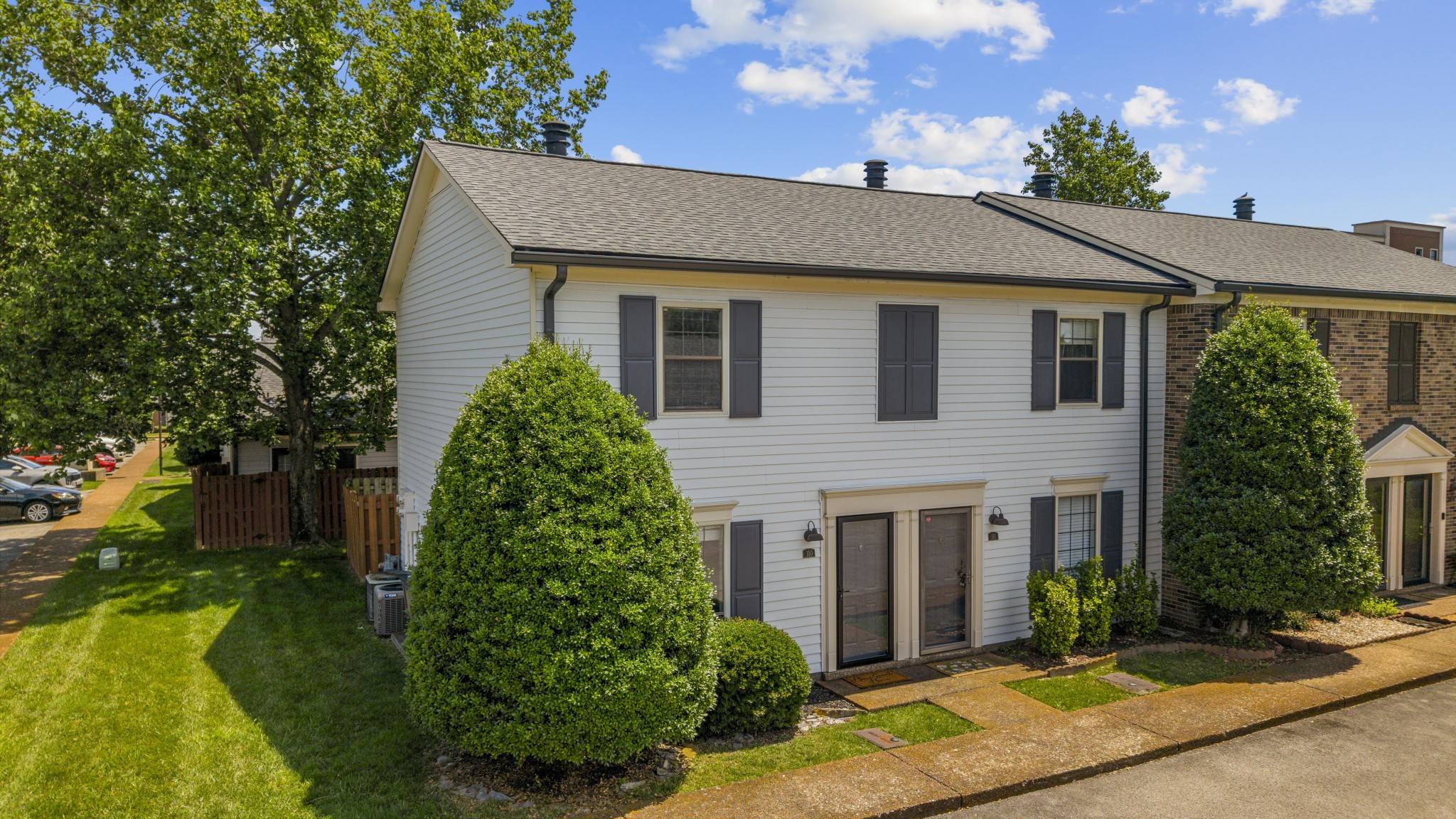 110 Academy Sq, Nashville, TN 37210