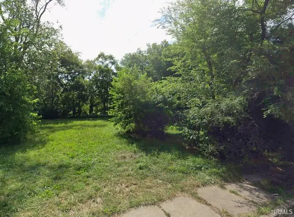 122 N Carlisle ST, South Bend, IN 46628