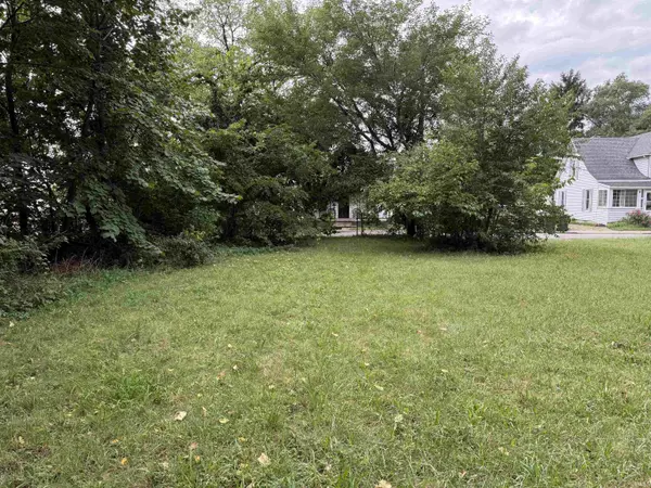 122 N Carlisle ST, South Bend, IN 46628