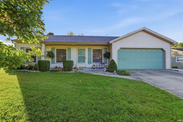 11148 Shoreline DR, Leo, IN 46765