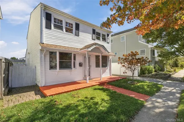 644 S 8th ST, Lindenhurst, NY 11757