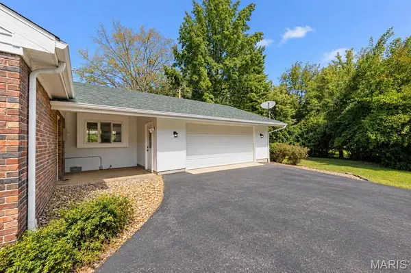 10 Tumbleweed Dr. DR, Belleville, IL 62221
