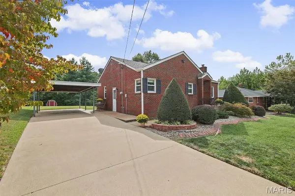 110 E Country LN, Collinsville, IL 62234