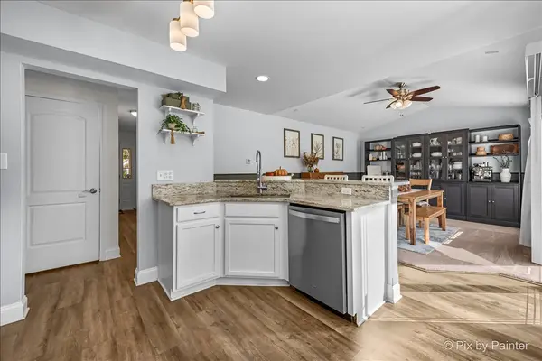 3173 Whitney RD, Aurora, IL 60502