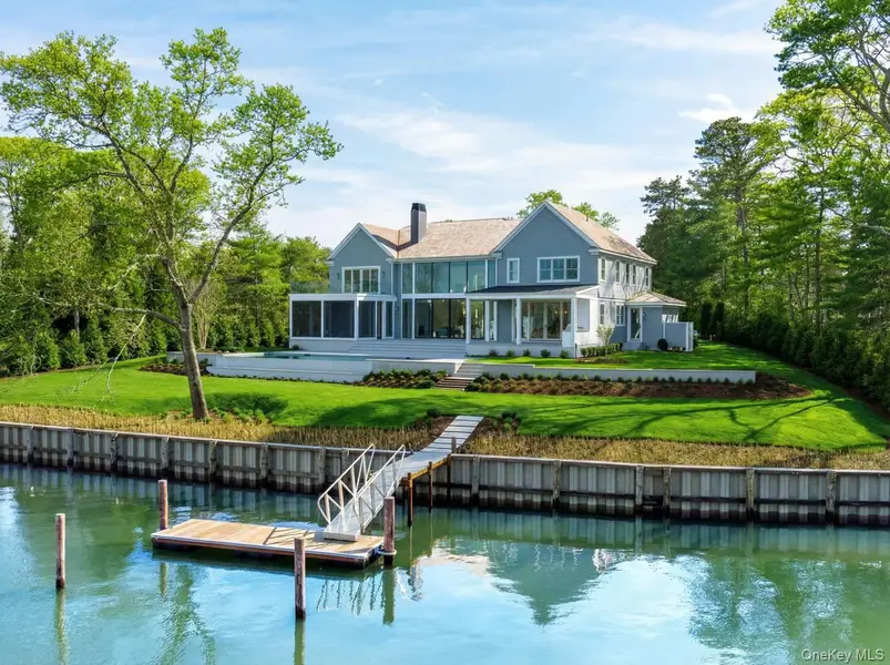 15 Old Point RD, Quogue, NY 11959