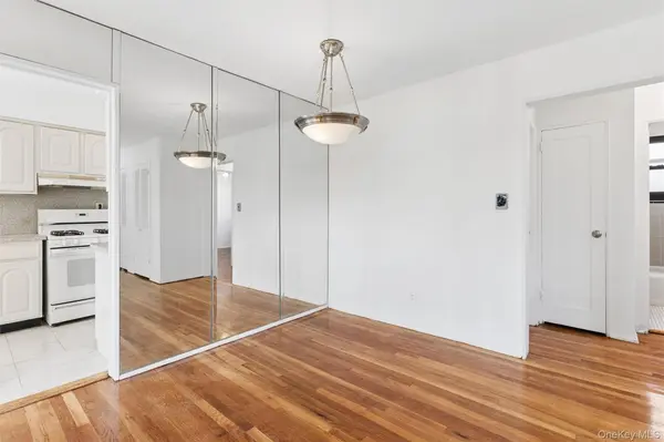 15-35 160 ST #6-160, Whitestone, NY 11357