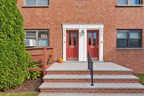 15-35 160 ST #6-160, Whitestone, NY 11357
