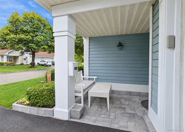 4 Orient CT, Ridge, NY 11961