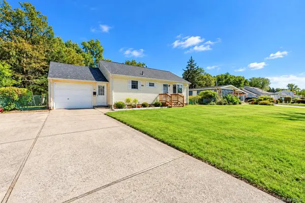 34 Midday DR, Centereach, NY 11720