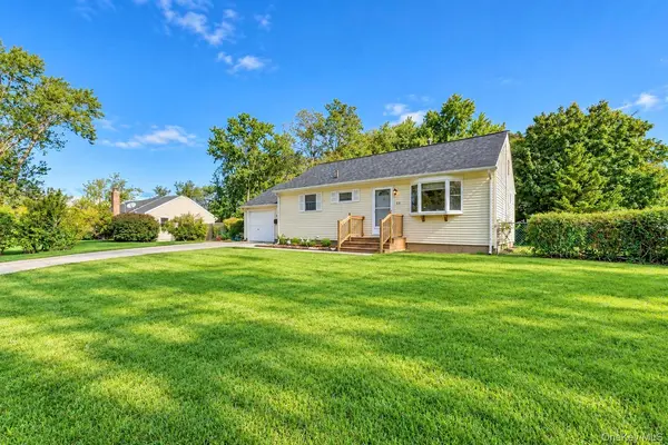 34 Midday DR, Centereach, NY 11720