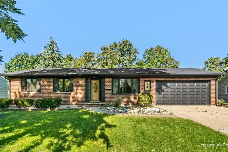 45 Fieldpoint RD, Montgomery, IL 60538