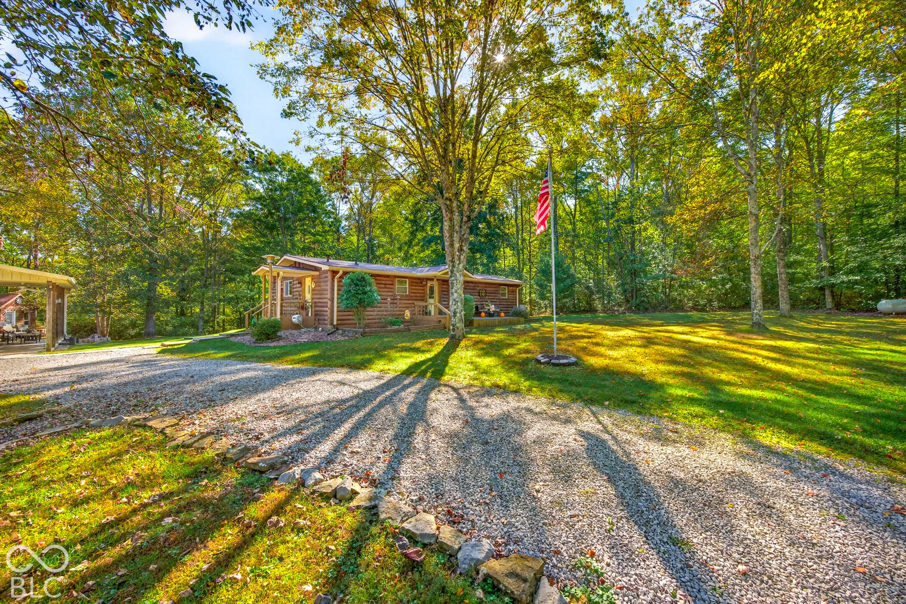 2459 Amy LN, Nashville, IN 47448