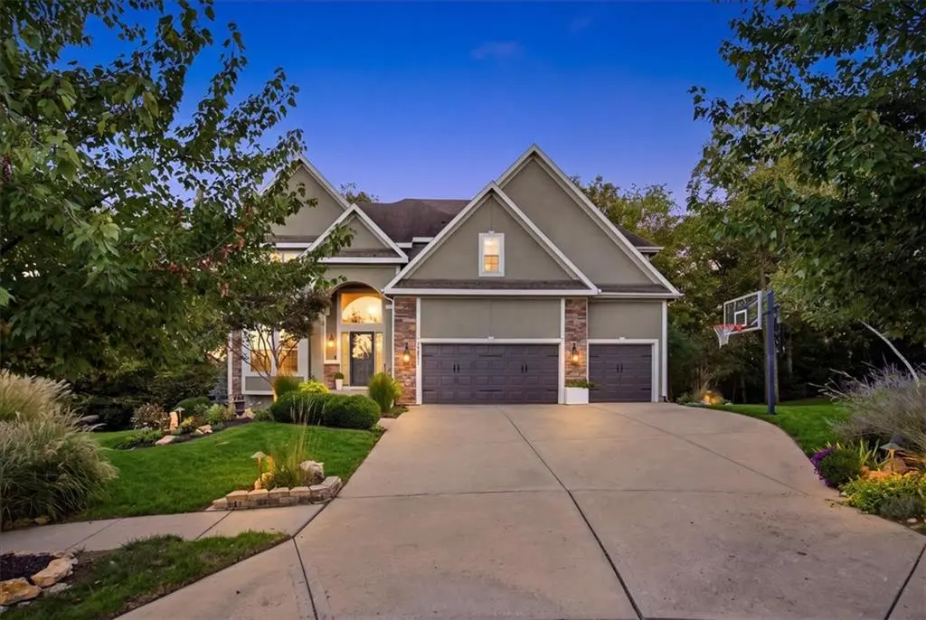 23811 W 121st ST, Olathe, KS 66061