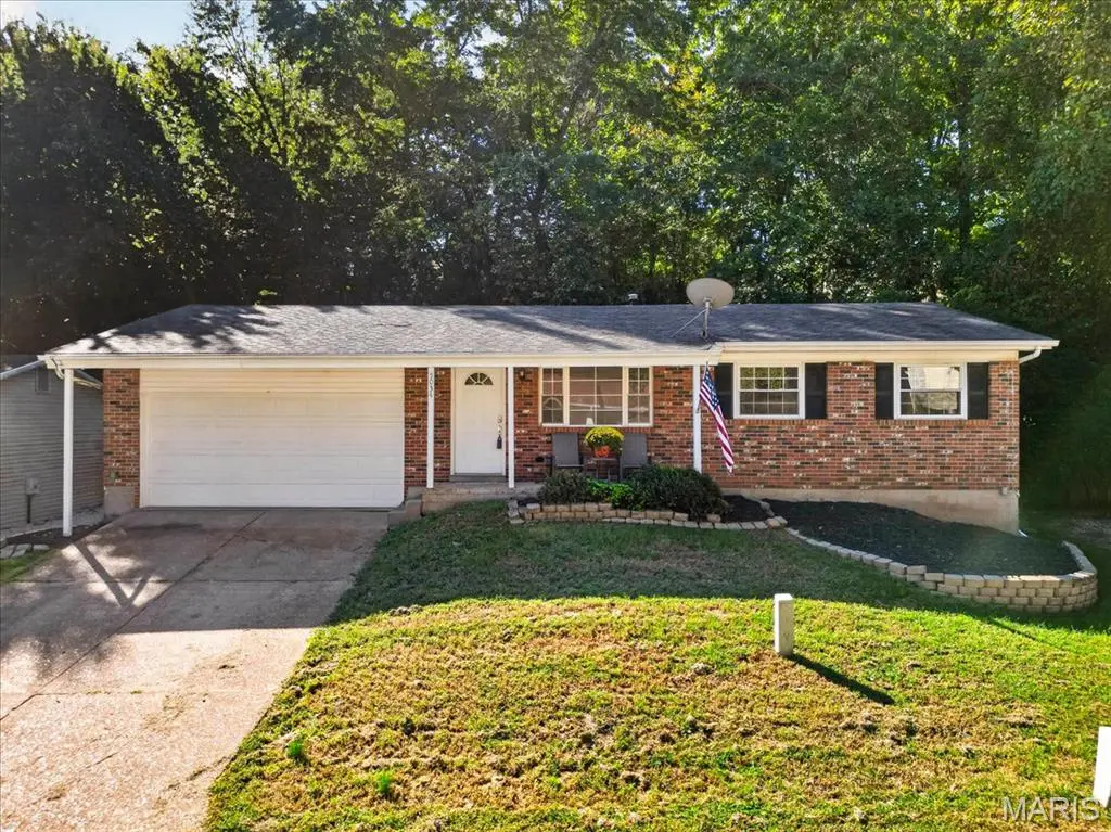 5034 Country Valley DR, Imperial, MO 63052