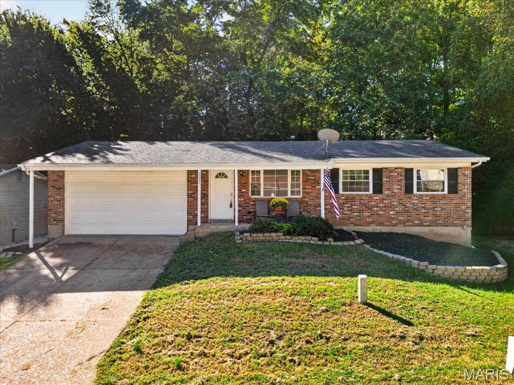 5034 Country Valley DR, Imperial, MO 63052