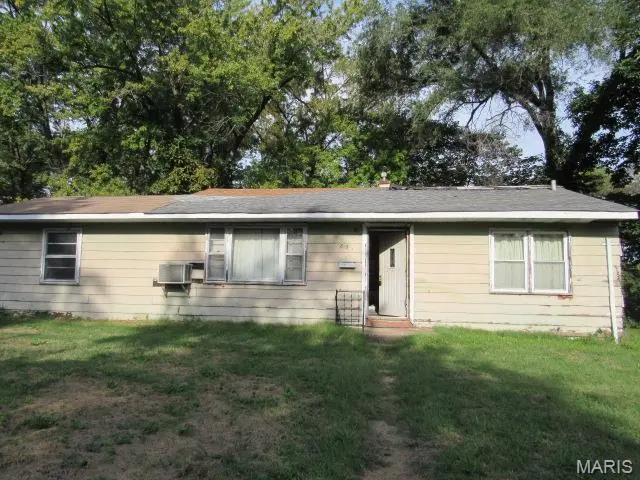 851 N 79th ST, East St Louis, IL 62203