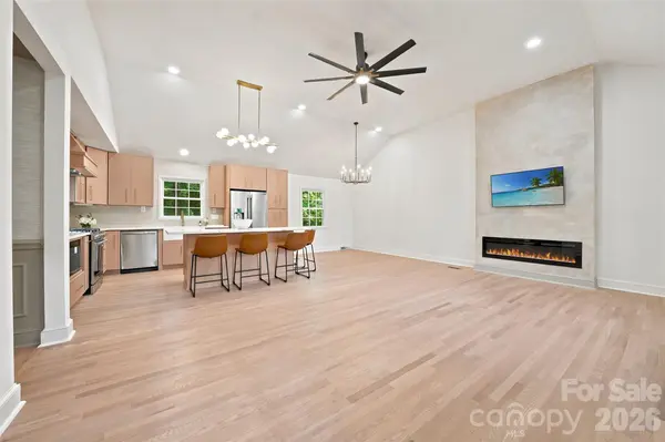 7527 Gayle AVE, Charlotte, NC 28212