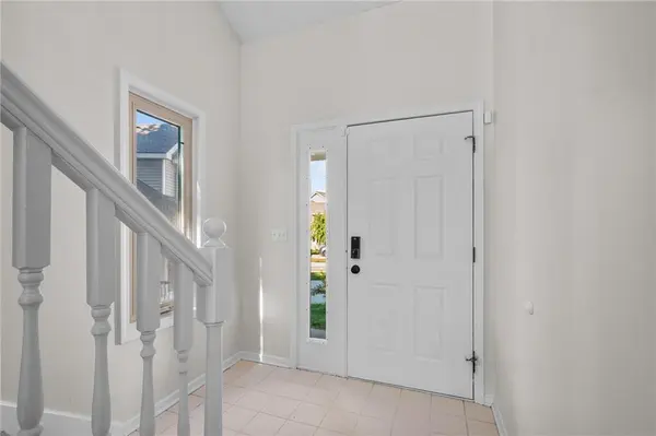 8204 NW Bradford CT, Kansas City, MO 64151