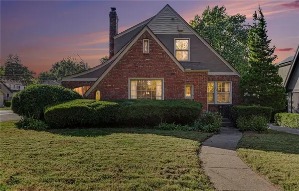 7346 GRAND AVE, Kansas City, MO 64114