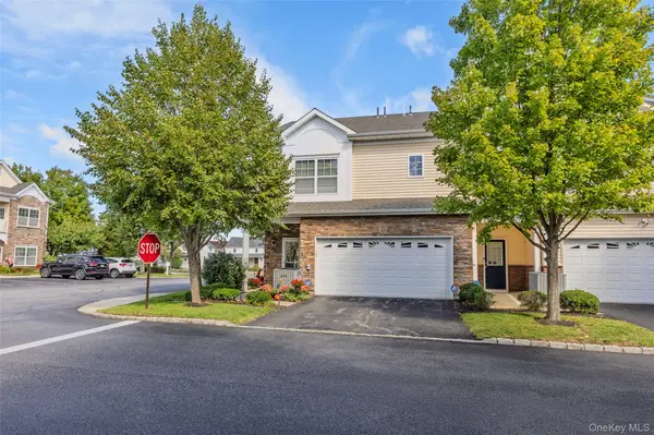 110 Millie CT, Patchogue, NY 11772