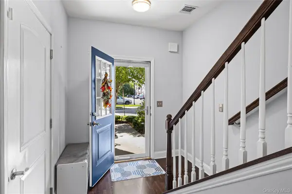 110 Millie CT, Patchogue, NY 11772