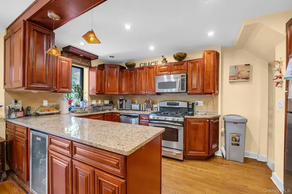 1830 Narragansett AVE, Bronx, NY 10461