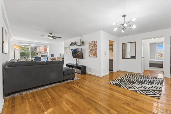 18-40 211th ST #3J, Bayside, NY 11360