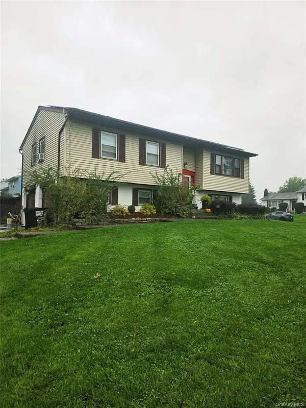 12 Winchester WAY, Washingtonville, NY 10992